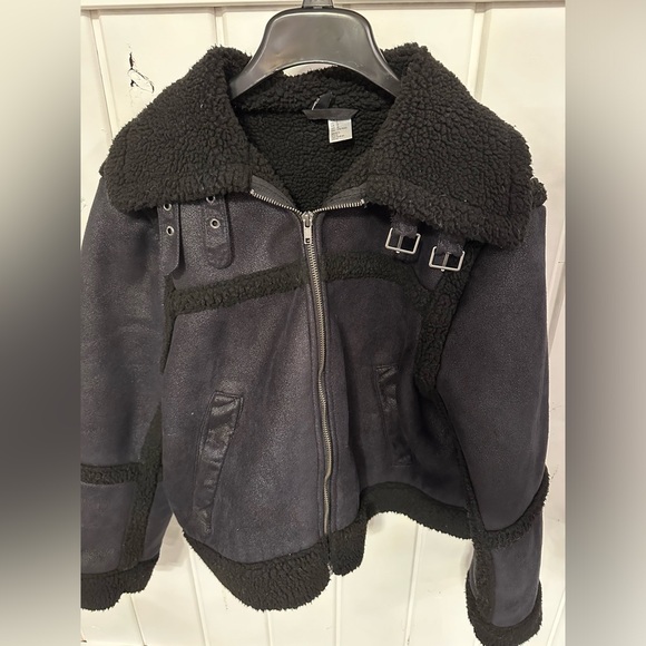 Zip up Jacket - Picture 2 of 5